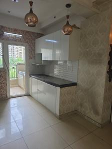 Kitchen Image of 1340 Sq.ft 3 BHK Apartment / Flat for sale in Gulshan Ikebana, Sector 143 Noida for Rs. 16800000