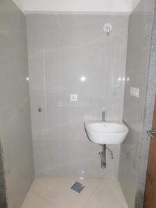 Bathroom Image of 600 Sq.ft 2 BHK Apartment / Flat for sale in Avant Heritage, Jogeshwari East Mumbai for Rs. 12000000