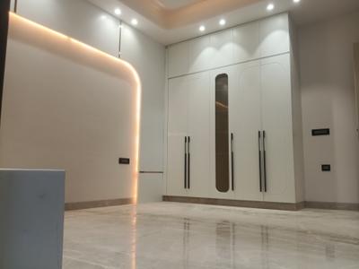 Bedroom Image of 3105 Sq.ft 4 BHK Builder Floor for sale in Anand Vihar New Delhi for Rs. 60000000