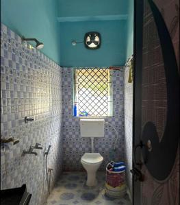 Bathroom Image of 1200 Sq.ft 2 BHK Independent House for rent in Narengi Tinali Guwahati for Rs. 15500
