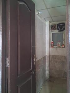 Common Bathroom Image of 800 Sq.ft 2 BHK Apartment / Flat for sale in Gardenia Golf City, Sector 75 Noida for Rs. 7200000