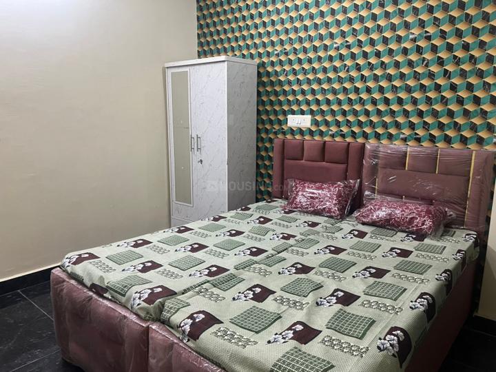 Bedroom Image of Satnam pg  in Sector 62, Noida