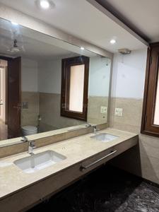 Bathroom Image of 3500 Sq.ft 4 BHK Builder Floor for rent in Maharani Bagh New Delhi for Rs. 500000