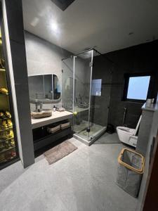 Bathroom Image of 7000 Sq.ft 4.5 BHK Independent House for sale in Turner Road Dehradun for Rs. 65000000