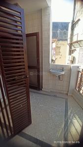 Balcony Image of 820 Sq.ft 2 BHK Builder Floor for sale in Mansarover Garden New Delhi for Rs. 9000000