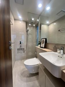 Bathroom Image of 417 Sq.ft 1 BHK Apartment / Flat for sale in Hiranandani Regent Hill A B C D And E Wing, Powai Mumbai for Rs. 19000000