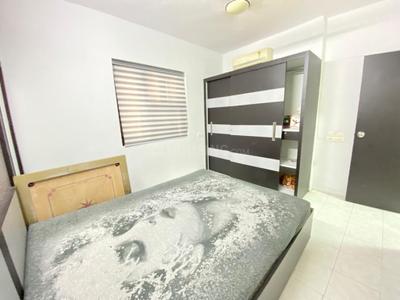 Bedroom Image of 3000 Sq.ft 2 BHK Apartment / Flat for rent in City Light Surat for Rs. 30000