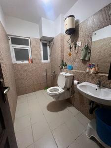 Bathroom Image of 914 Sq.ft 2 BHK Apartment / Flat for rent in The 3C Lotus Zing, Sector 168 Noida for Rs. 32000