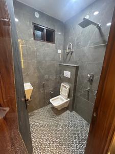 Bathroom Image of 600 Sq.ft 2 BHK Builder Floor for rent in Matiala New Delhi for Rs. 18500