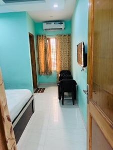 Bedroom Image of 1500 Sq.ft 2 BHK Builder Floor for rent in Laxman Chowk Dehradun for Rs. 22000