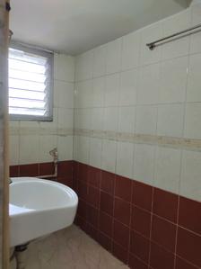 Common Bathroom Image of 550 Sq.ft 1 BHK Apartment / Flat for sale in Andheri East Mumbai for Rs. 9500000