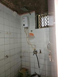 Common Bathroom Image of 600 Sq.ft 1 BHK Apartment / Flat for rent in Yerawada Pune for Rs. 19000