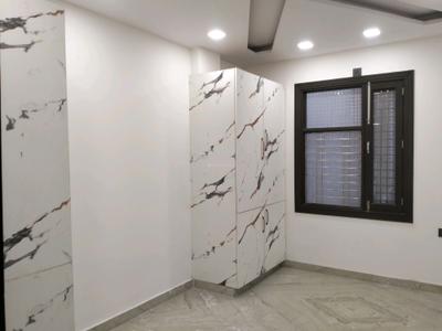 Bedroom Image of 1500 Sq.ft 3 BHK Builder Floor for sale in Shalimar Bagh New Delhi for Rs. 13500000