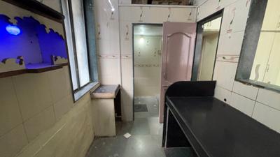 Kitchen Image of 750 Sq.ft 1 BHK Apartment / Flat for rent in Hemoo Kalani Society, Pimpri Pune for Rs. 17500