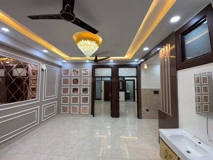 Beautifully maintained building for sale in Indirapuram Main Image 1