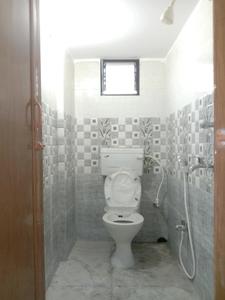 Common Bathroom Image of 450 Sq.ft 1 BHK Independent House for rent in Keshtopur Kolkata for Rs. 8000