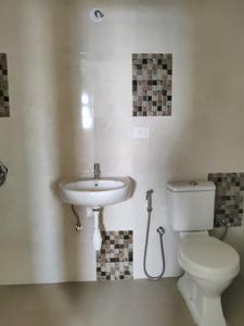 Common Bathroom Image of 589 Sq.ft 1.5 BHK Apartment / Flat for rent in Mahindra Happinest Kalyan, Bhiwandi Thane for Rs. 16600
