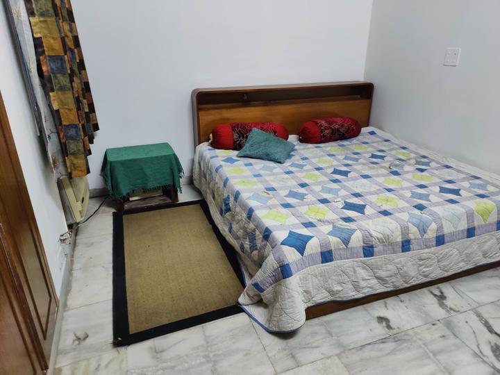 Sukhdev Vihar Bedroom 1