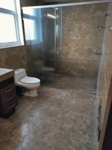 Bathroom Image of 4300 Sq.ft 4 BHK Builder Floor for rent in New Friends Colony New Delhi for Rs. 238000