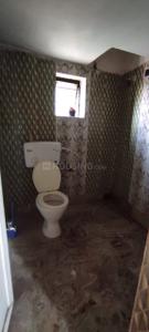 Bathroom Image of 1350 Sq.ft 3 BHK Builder Floor for rent in New Alipore Kolkata for Rs. 18000