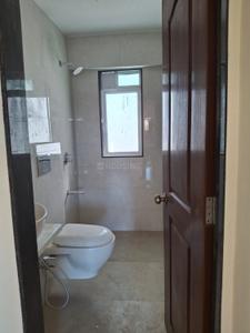Bathroom Image of 820 Sq.ft 2 BHK Apartment / Flat for sale in Bandra West Mumbai for Rs. 47500000
