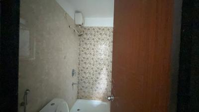 Bathroom Image of 600 Sq.ft 1 BHK Apartment / Flat for rent in Mainland Valencia, Wagholi Pune for Rs. 14000