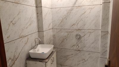 Image of 550 Sq.ft 2 BHK Builder Floor for sale in Laxmi Nagar, New Delhi for Rs. 6400000