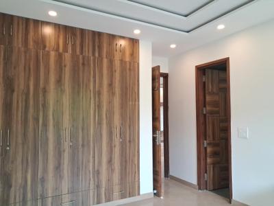 Bedroom Image of 1800 Sq.ft 3 BHK Builder Floor for sale in Paschim Vihar New Delhi for Rs. 41000000
