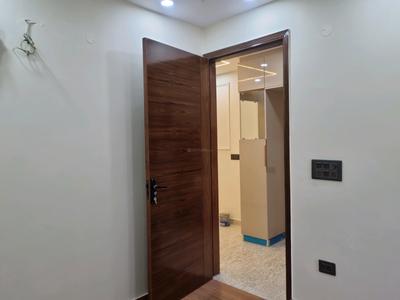Bedroom Image of 720 Sq.ft 2 BHK Apartment / Flat for rent in Janakpuri New Delhi for Rs. 38000