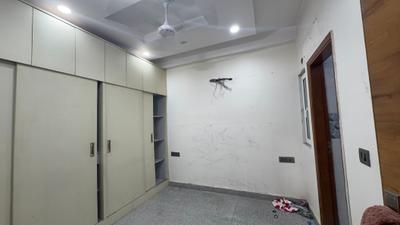 Bedroom Image of 850 Sq.ft 2 BHK Builder Floor for rent in Sector 23 Dwarka New Delhi for Rs. 30000