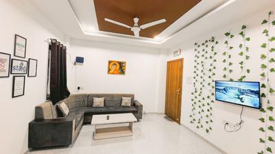 Hall Image of 600 Sq.ft 1 BHK Apartment / Flat for rent in Mahalakshmi Nagar Indore for Rs. 20000