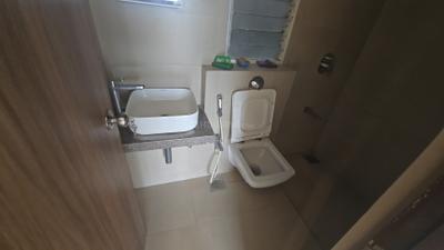 Bathroom Image of 580 Sq.ft 1 BHK Apartment / Flat for rent in Poddar Spraha Diamond, Chembur Mumbai for Rs. 52000