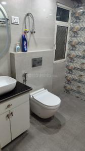 Bathroom Image of 1295 Sq.ft 2 BHK Apartment / Flat for rent in Paramount Symphony, Crossings Republik Ghaziabad for Rs. 17500