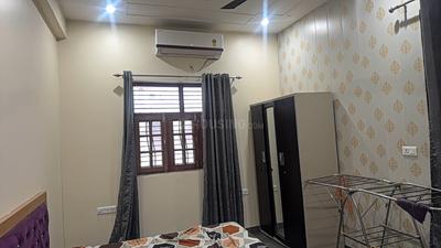 Bedroom Image of 1800 Sq.ft 2 BHK Builder Floor for rent in Shivaji Puram Lucknow for Rs. 25000