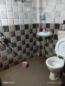 Bathroom Image of 1200 Sq.ft 2 BHK Independent House for rent in Jankipuram Vistar Lucknow for Rs. 12000