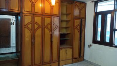 Bedroom Image of 1800 Sq.ft 3 BHK Builder Floor for rent in East Of Kailash New Delhi for Rs. 50000
