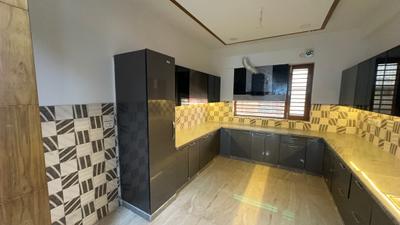 Kitchen Image of 2700 Sq.ft 4 BHK Builder Floor for sale in Ashoka Enclave Faridabad for Rs. 28000000