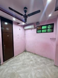 Bedroom Image of 600 Sq.ft 2 BHK Builder Floor for rent in Uttam Nagar New Delhi for Rs. 13499