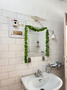 Bathroom Image of 1000 Sq.ft 2.5 BHK Builder Floor for rent in LDA Colony Lucknow for Rs. 30000