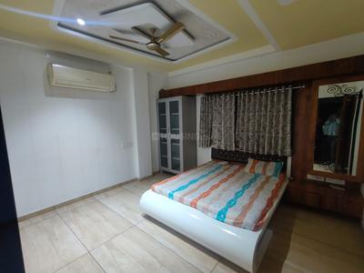 Bedroom Image of 1725 Sq.ft 3 BHK Apartment / Flat for rent in Adajan Surat for Rs. 43000