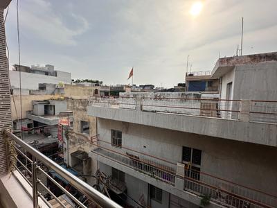 Balcony Image of 900 Sq.ft 2 BHK Builder Floor for rent in Janakpuri New Delhi for Rs. 28000