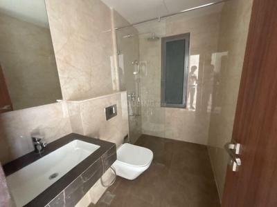 Image of 2000 Sq.ft 4 BHK Apartment / Flat for rent in Piramal Mahalaxmi, Worli, Mumbai for Rs. 380000