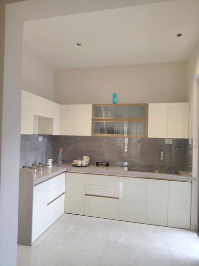 La Centra Phase 1 Main Image 1