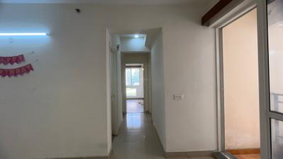 Living Room Image of 980 Sq.ft 2 BHK Apartment / Flat for rent in Jaypee Kosmos, Sector 134 Noida for Rs. 21000