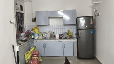 Kitchen Image of 1000 Sq.ft 3 BHK Builder Floor for rent in Gautam Nagar New Delhi for Rs. 60000