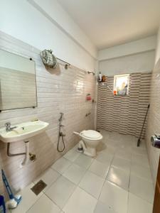 Bathroom Image of 1700 Sq.ft 4.5 BHK Apartment / Flat for sale in Bhayli Vadodara for Rs. 8000000