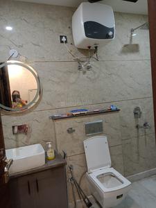 Bathroom Image of 900 Sq.ft 3 BHK Builder Floor for rent in Shalimar Bagh New Delhi for Rs. 39000