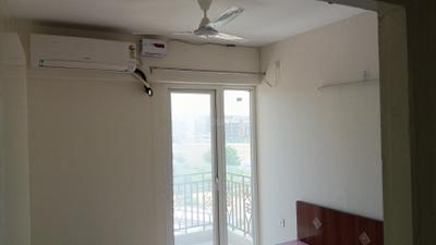 Bedroom Image of 640 Sq.ft 3 BHK Apartment / Flat for rent in Signature Global Golf Green, Sector 79 Gurgaon for Rs. 25500