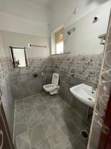 Image of 2000 Sq.ft 3 BHK Apartment / Flat for rent in Manikonda, Hyderabad for Rs. 40000