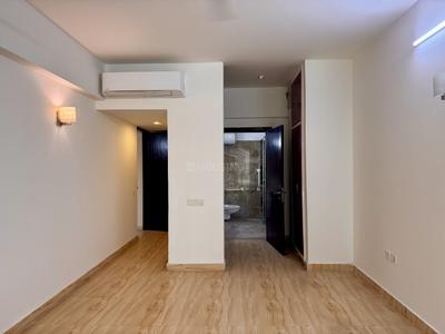 Bedroom Image of 2300 Sq.ft 4 BHK Apartment / Flat for sale in Emaar Commonwealth Games Village, Pandav Nagar New Delhi for Rs. 105000000